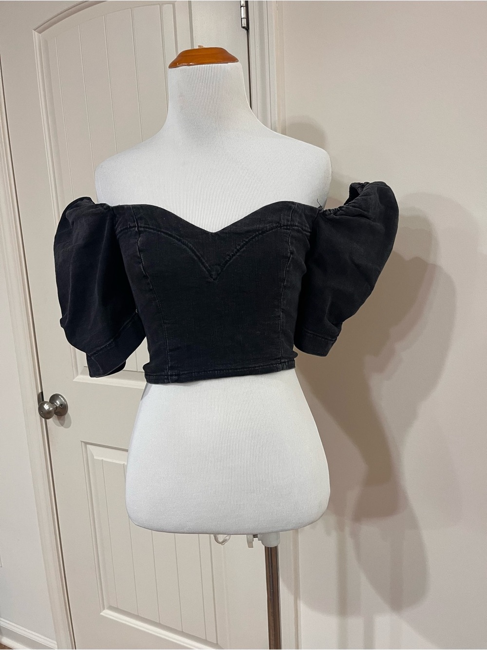 BDG Black Off-Shoulder Puff Sleeve Crop Top